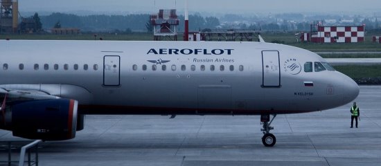  Sobald Onlinebekanntschaften Geld für ein Flugticket fordern sollten Sie sehr misstrauisch sein.