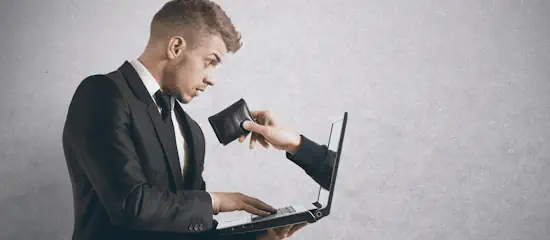 Lassen Sie sich nicht Ihr Geld von Betrügern aus der Tasche ziehen.